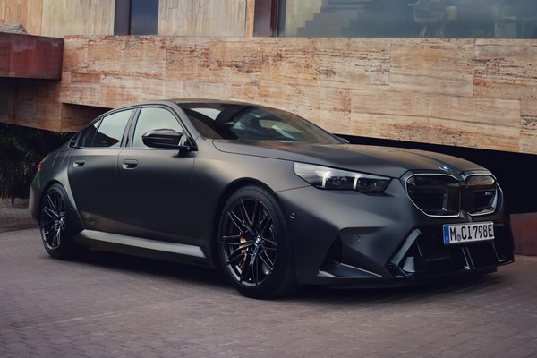 BMW M5 2025 photo