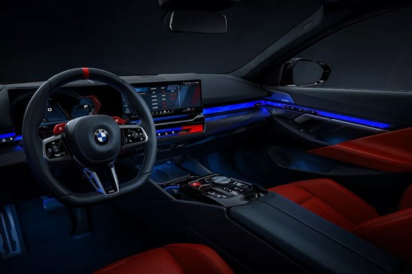 BMW M5 2025 photo