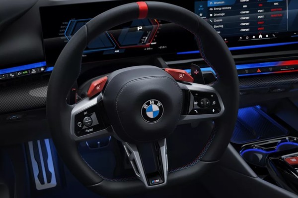 BMW M5 2025 photo