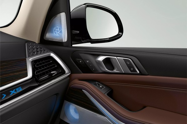 BMW X5 Official