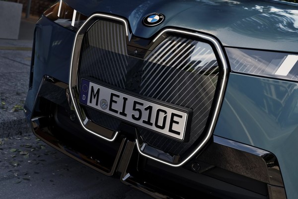 BMW iX Official