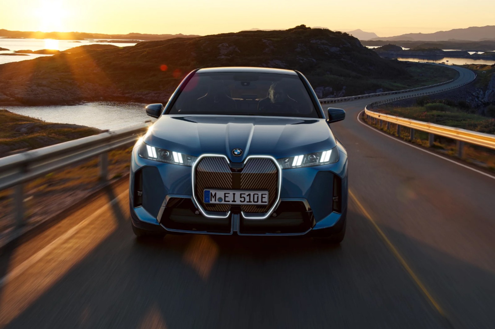 2025 BMW iX xDrive60 M Sport Pro photo