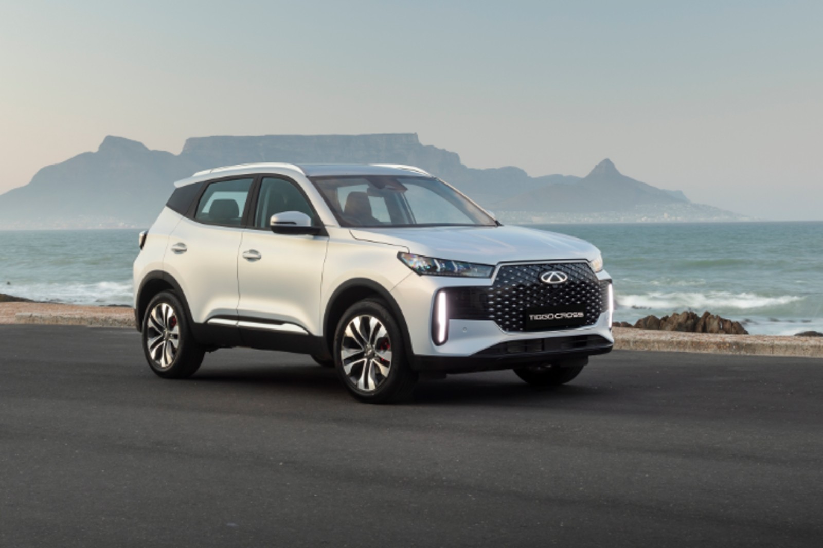 2025 Chery Tiggo Cross Hybrid photo