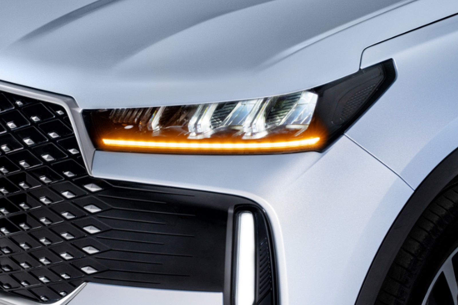 2025 Chery Tiggo Cross Hybrid photo