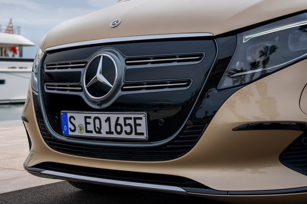 Mercedes-Benz EQV photo