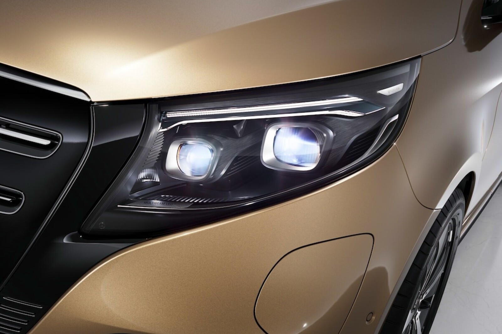 2025 Mercedes-Benz EQV  300 Avantgarde photo