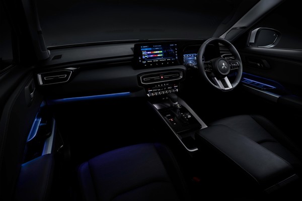 Mitsubishi Destinator photo