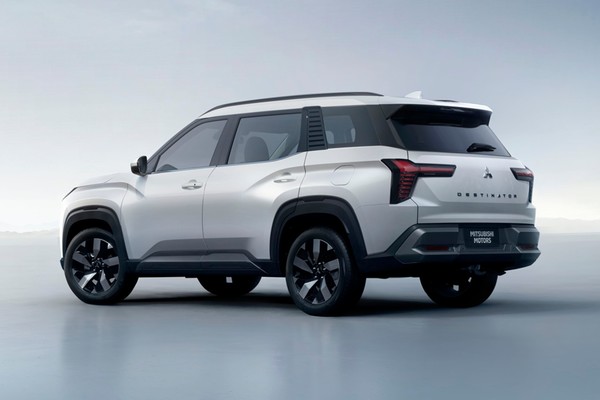 Mitsubishi Destinator photo