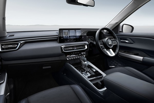 Mitsubishi Destinator photo