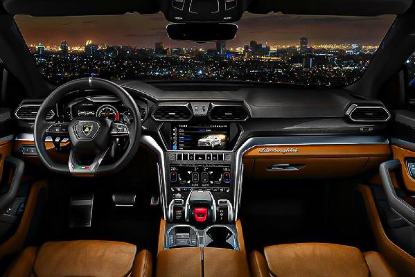 Lamborghini Urus Interior