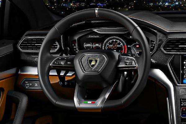 Lamborghini Urus Interior