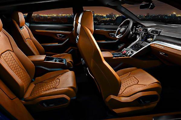 Lamborghini Urus Interior