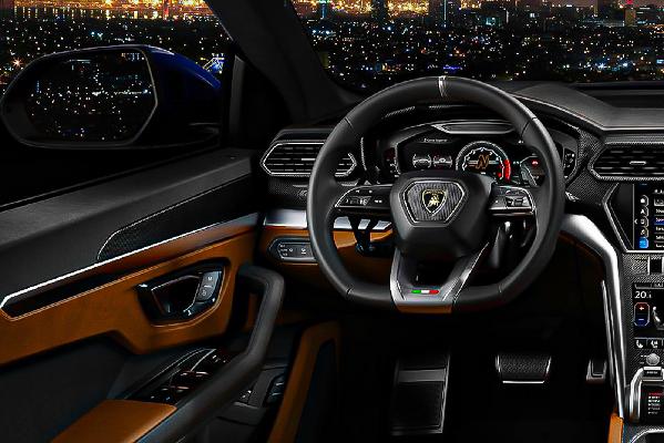 Lamborghini Urus Interior