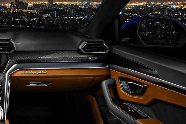 Lamborghini Urus Interior