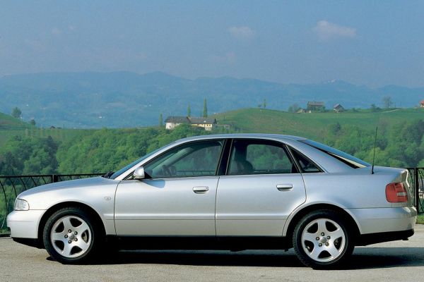 Audi A4 1999 photo