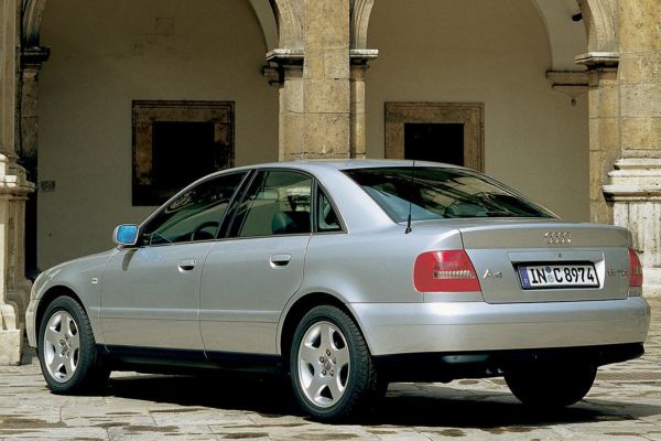 Audi A4 1999 photo