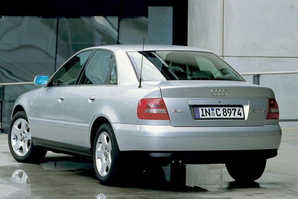 Audi A4 1999 photo