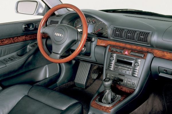 Audi A4 1999 photo