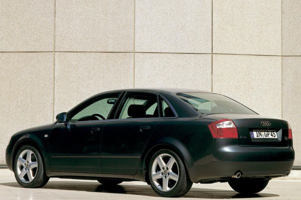 Audi A4 2001 photo
