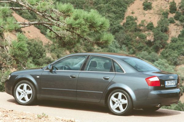 Audi A4 2001 photo