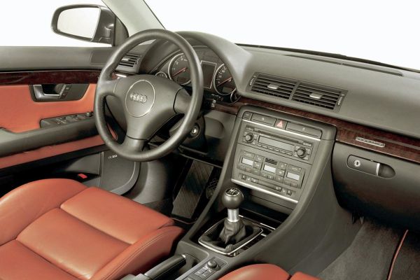 Audi A4 2001 photo
