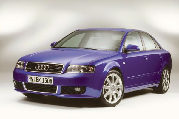 Audi A4 Official