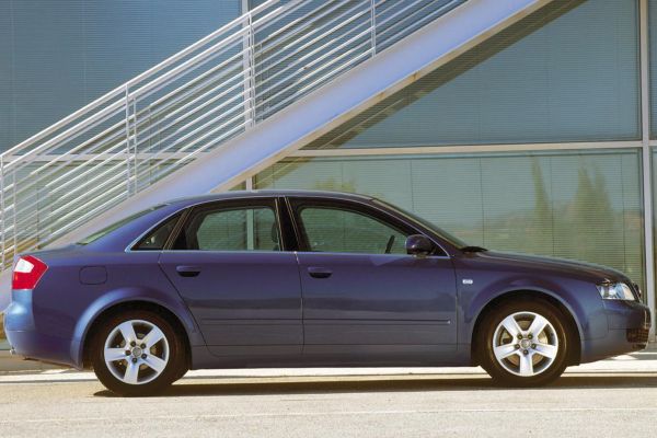 Audi A4 Official