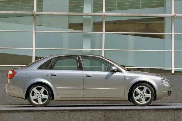 Audi A4 Official