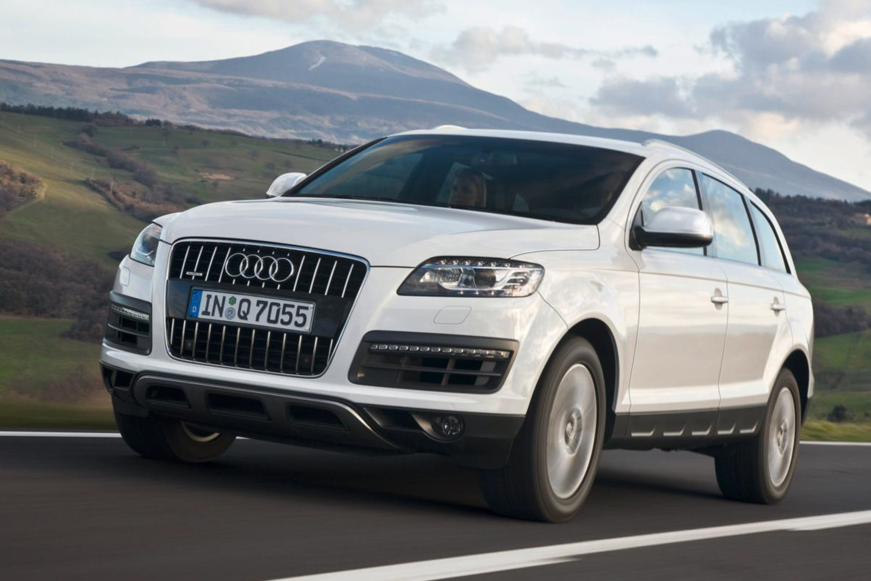 2010 Audi Q7 public photo