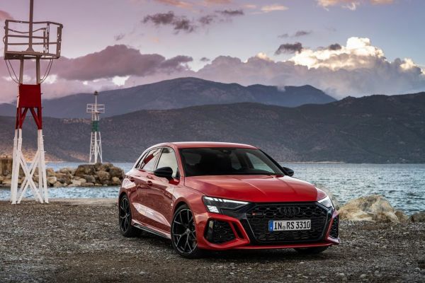 Audi RS3 photo