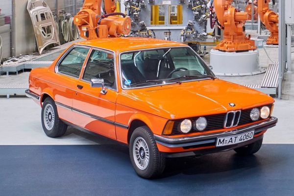 BMW 3 Series 1975 photo