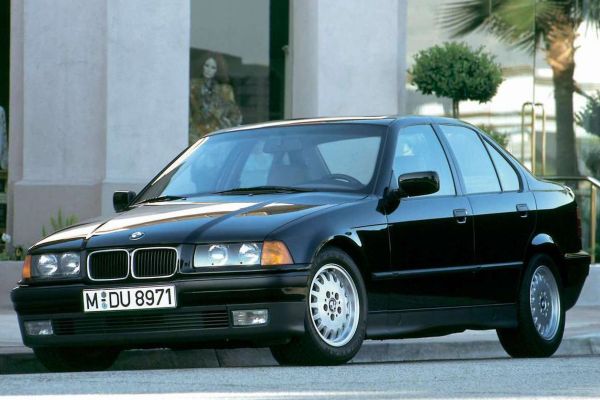 BMW 3 Series 1994 photo