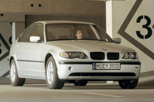 BMW 3 Series 2002 photo