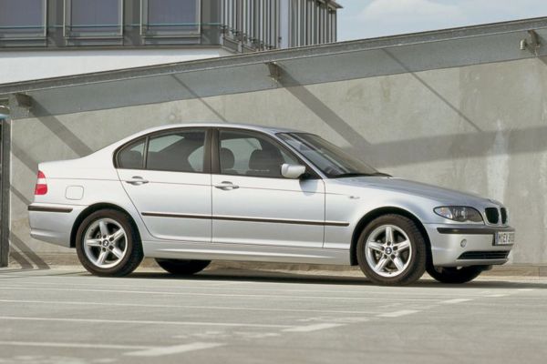BMW 3 Series 2002 photo