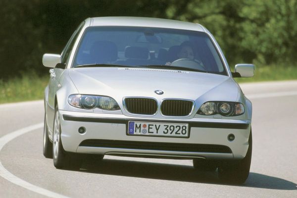 BMW 3 Series 2002 photo