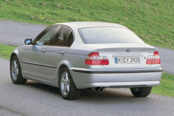 BMW 3 Series 2002 photo