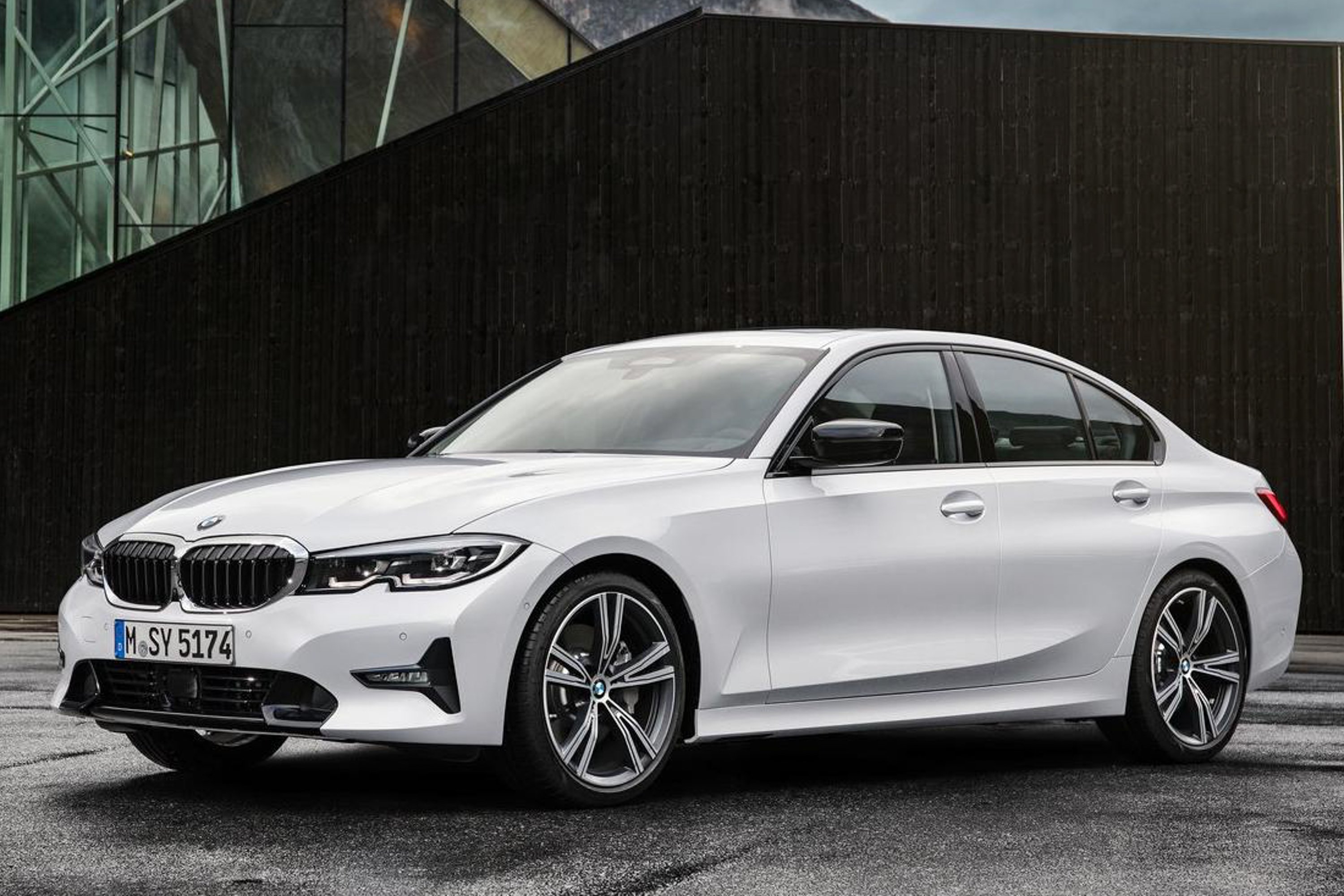2019 BMW 3 Series 330i M Sport photo