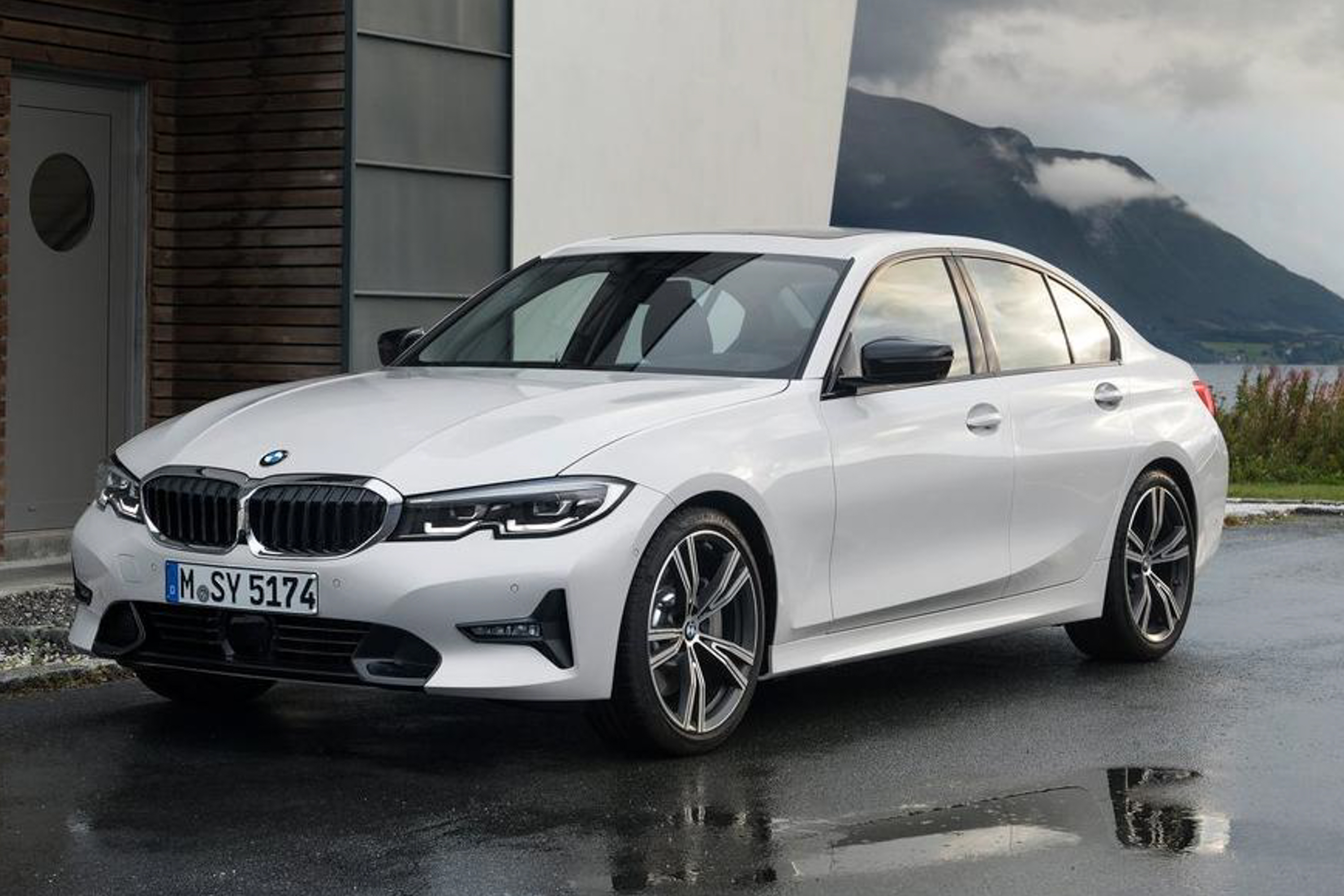 2019 BMW 3 Series 330i M Sport photo