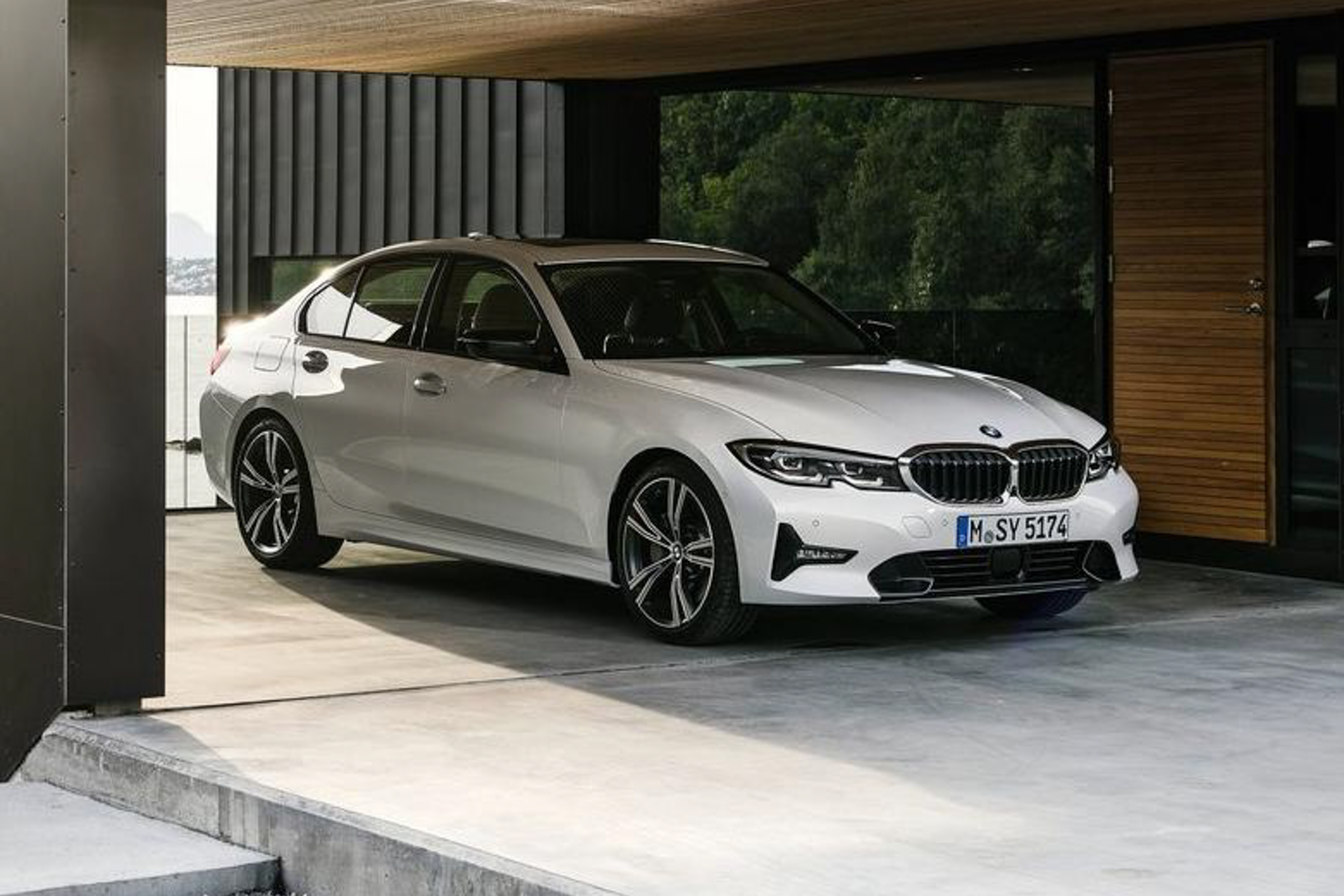 2019 BMW 3 Series 330i M Sport photo