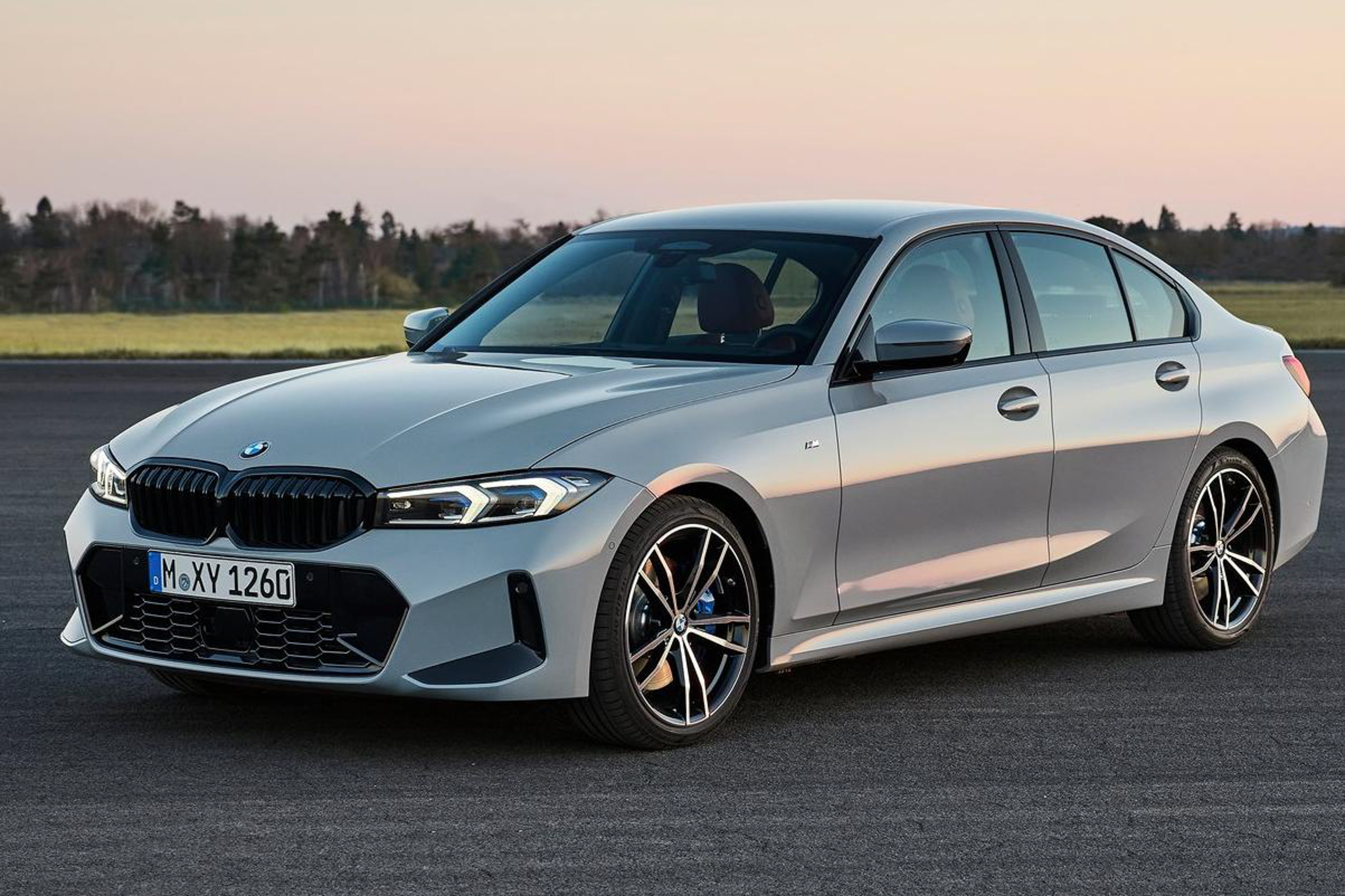 2023 BMW 3 Series 330i M Sport photo