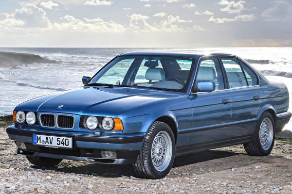 BMW 5 Series 1992 photo