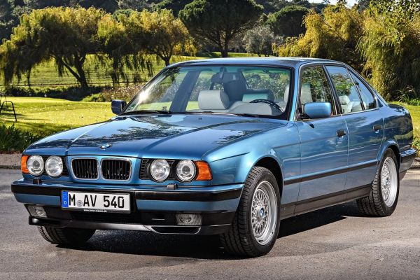 BMW 5 Series 1992 photo