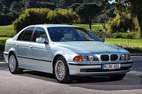 BMW 5 Series 1996 photo