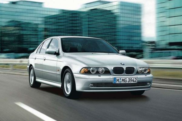 BMW 5 Series 2001 photo