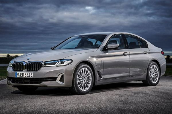 BMW 5 Series 2021 photo