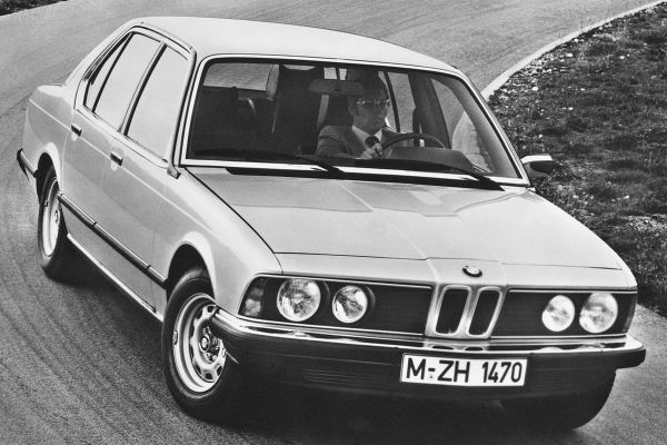BMW 7 Series 1977 photo