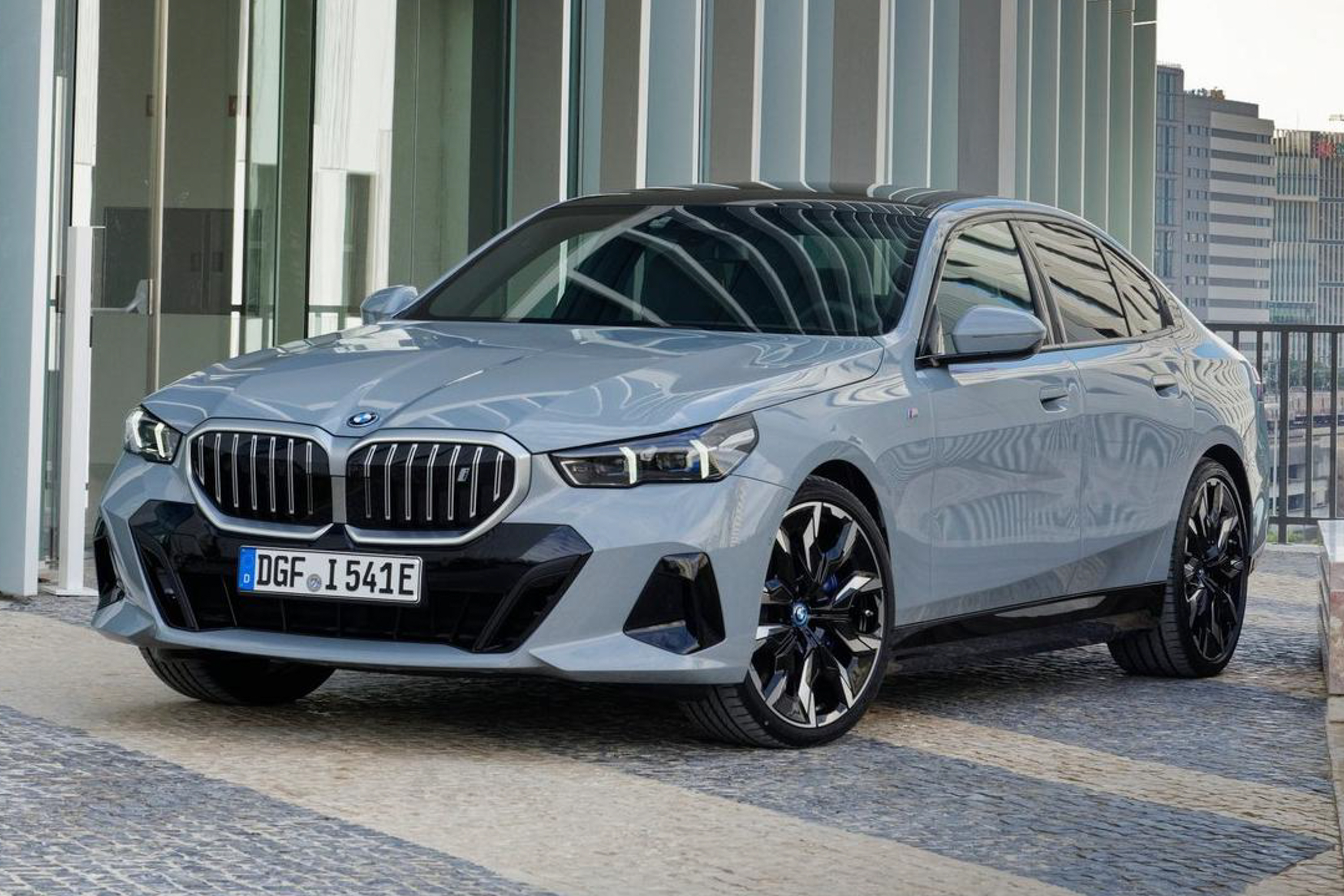 2024 BMW i5 M60 xDrive photo
