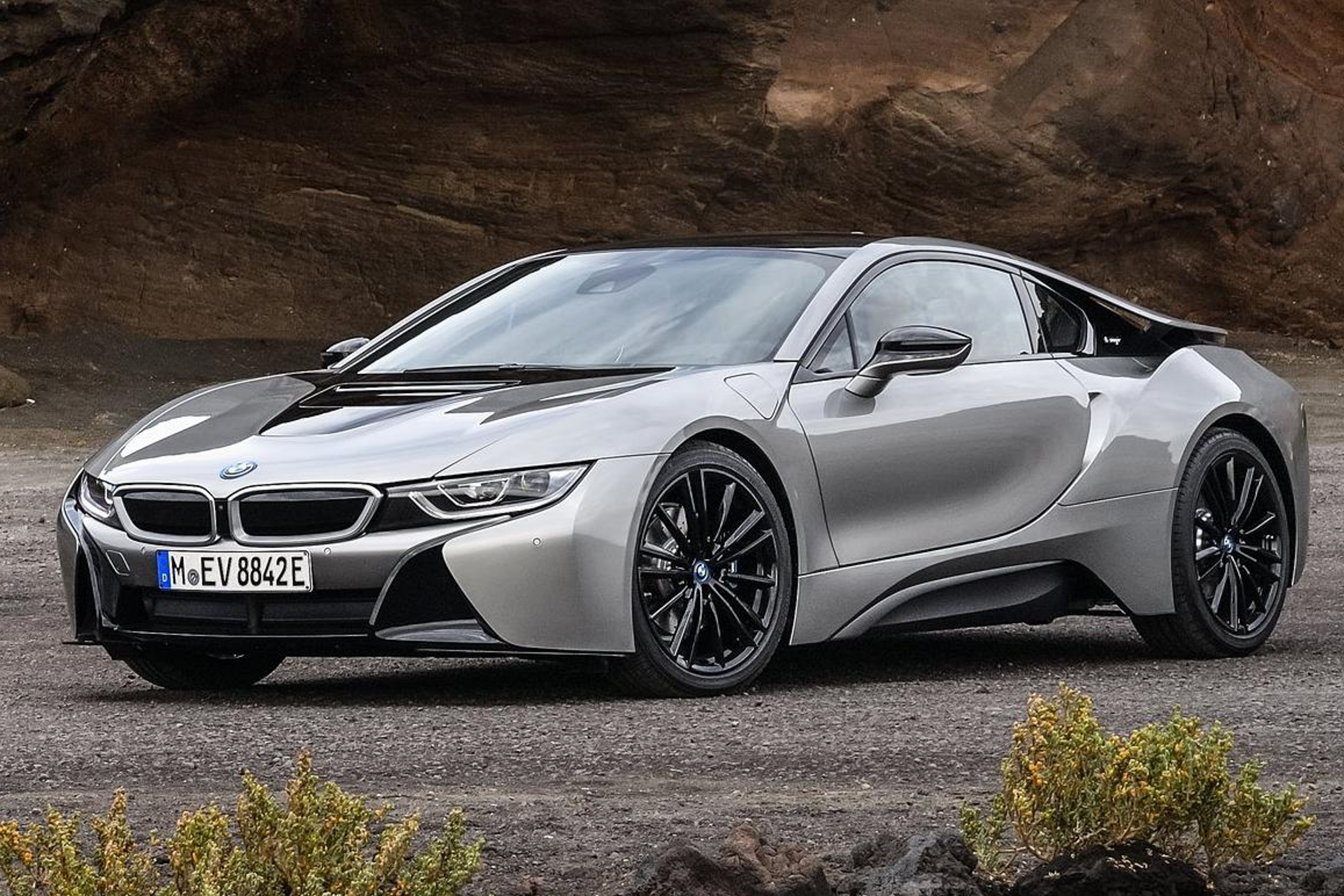 2019 BMW i8 Coupe eDrive photo