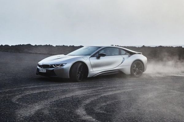 BMW i8 Coupe Official