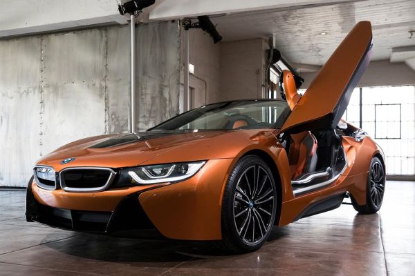 BMW i8 Roadster Official
